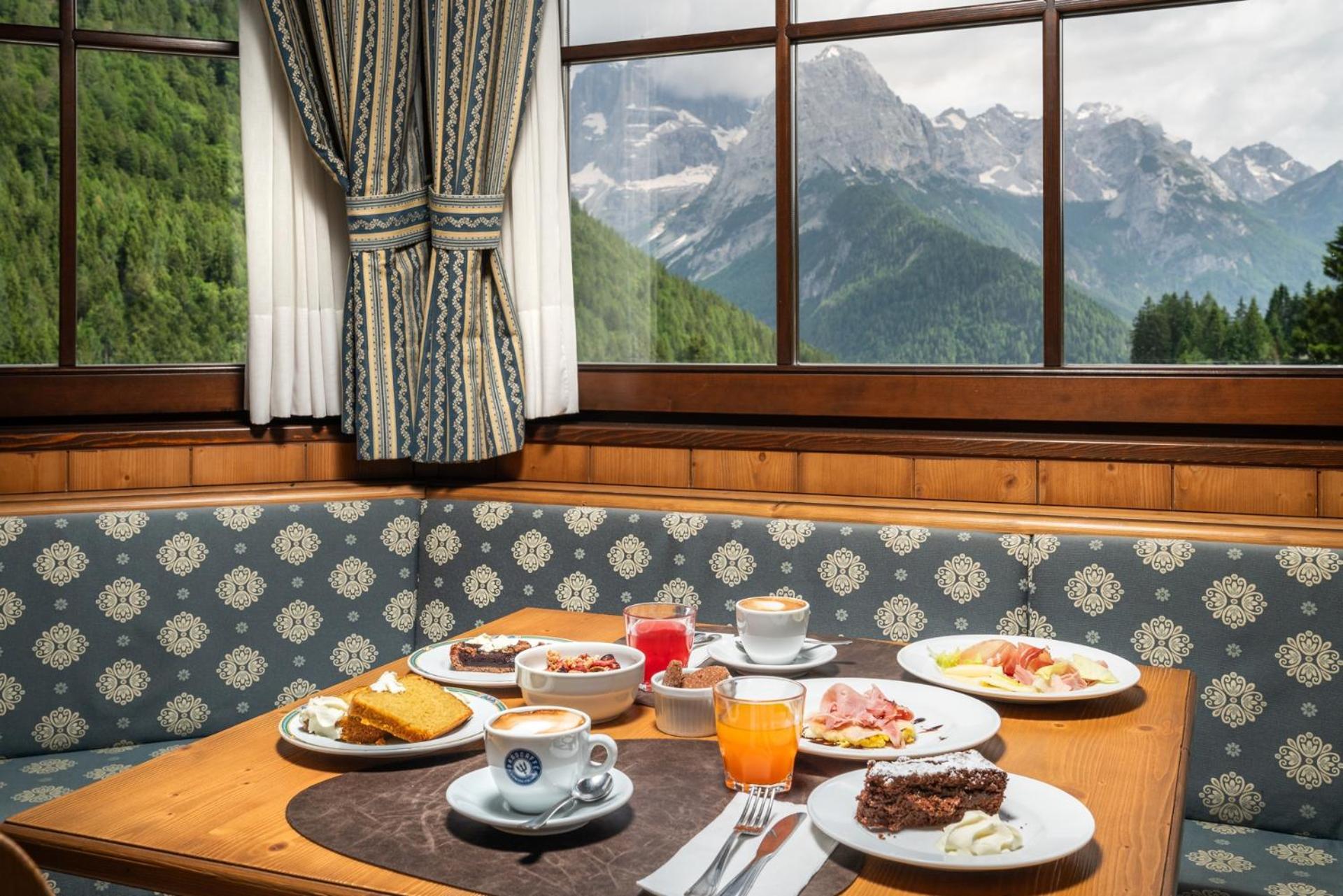Hotel Betulla Мадонна-ди-Кампильо Экстерьер фото